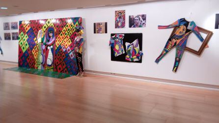 "Mujer mirándose al espejo" de Picasso inspiró una parte de la instalación creatival