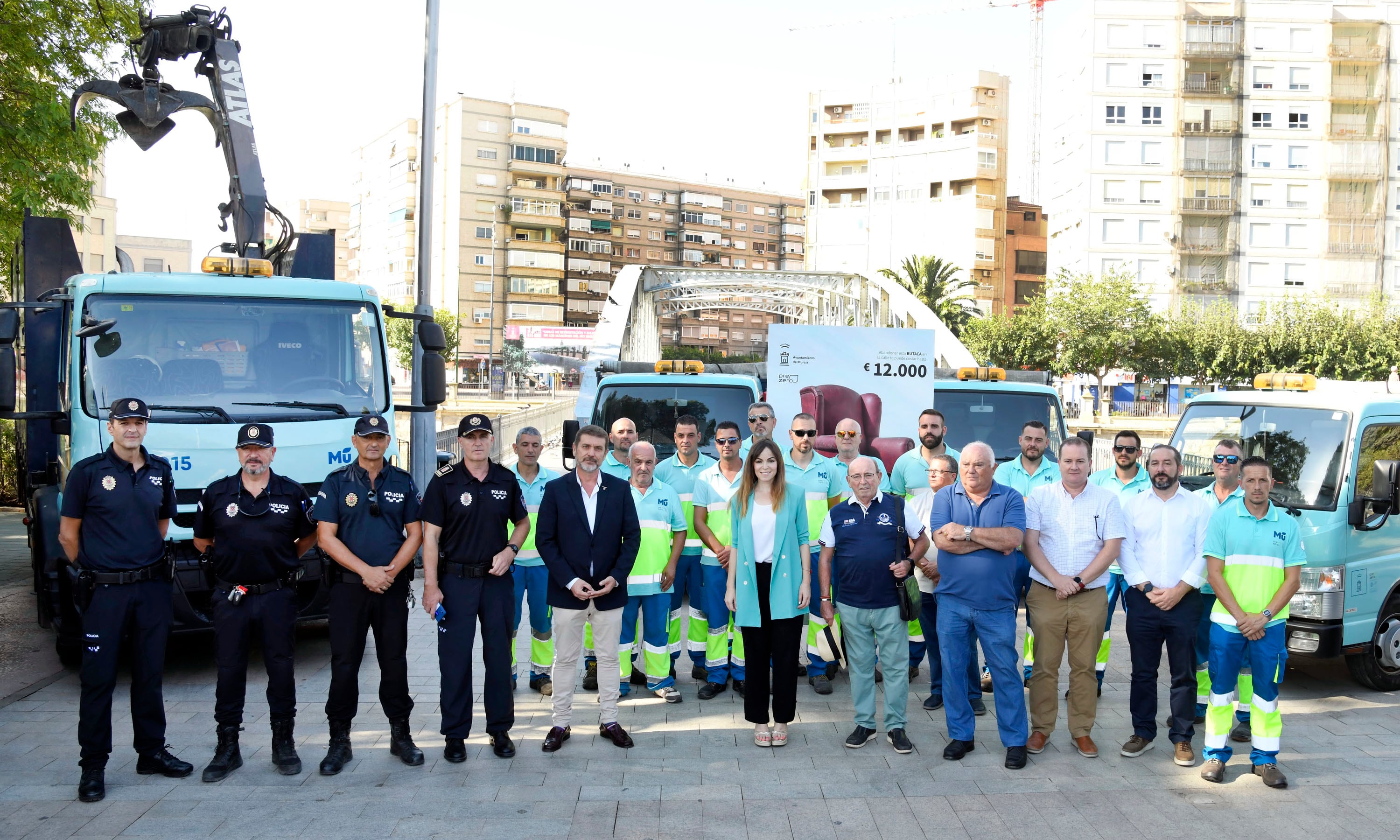 Presentación de la campaña especial para la recogida de enseres, escombros y otros residuos urbanos sólidos en la vía pública.