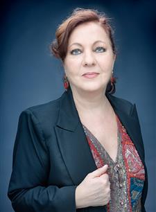 Carmen Linares