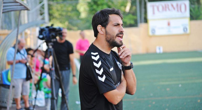 Luis Ayllón durante un partido 