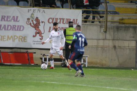 Gudiño se multiplicó ante Galán, en ataque y en defensa
