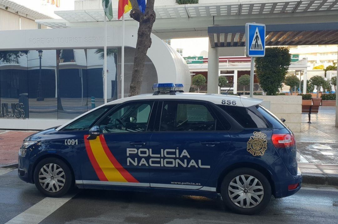 La rápida intervención de un camarero de la zona, que trasladó a la víctima en su coche hasta el centro de salud, evitó un trágico final  