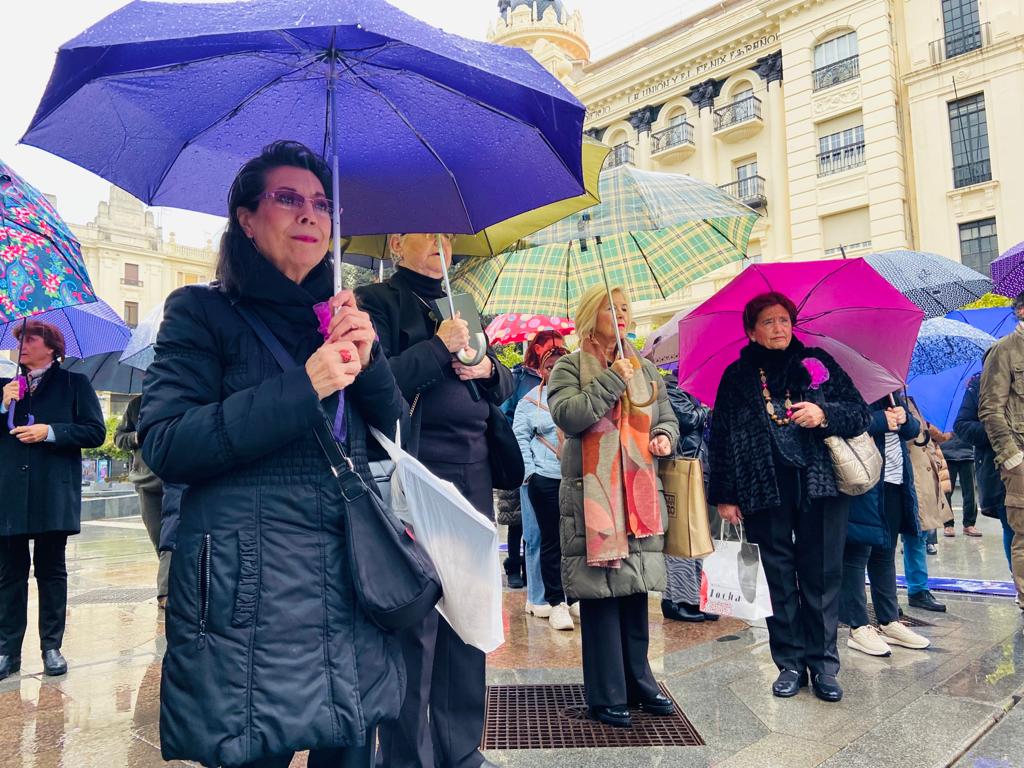 Concentración previa al 8M en la Plaza de las Tendillas de Córdoba, convocada por la Plataforma Cordobesa Contra la Violencia a las Mujeres