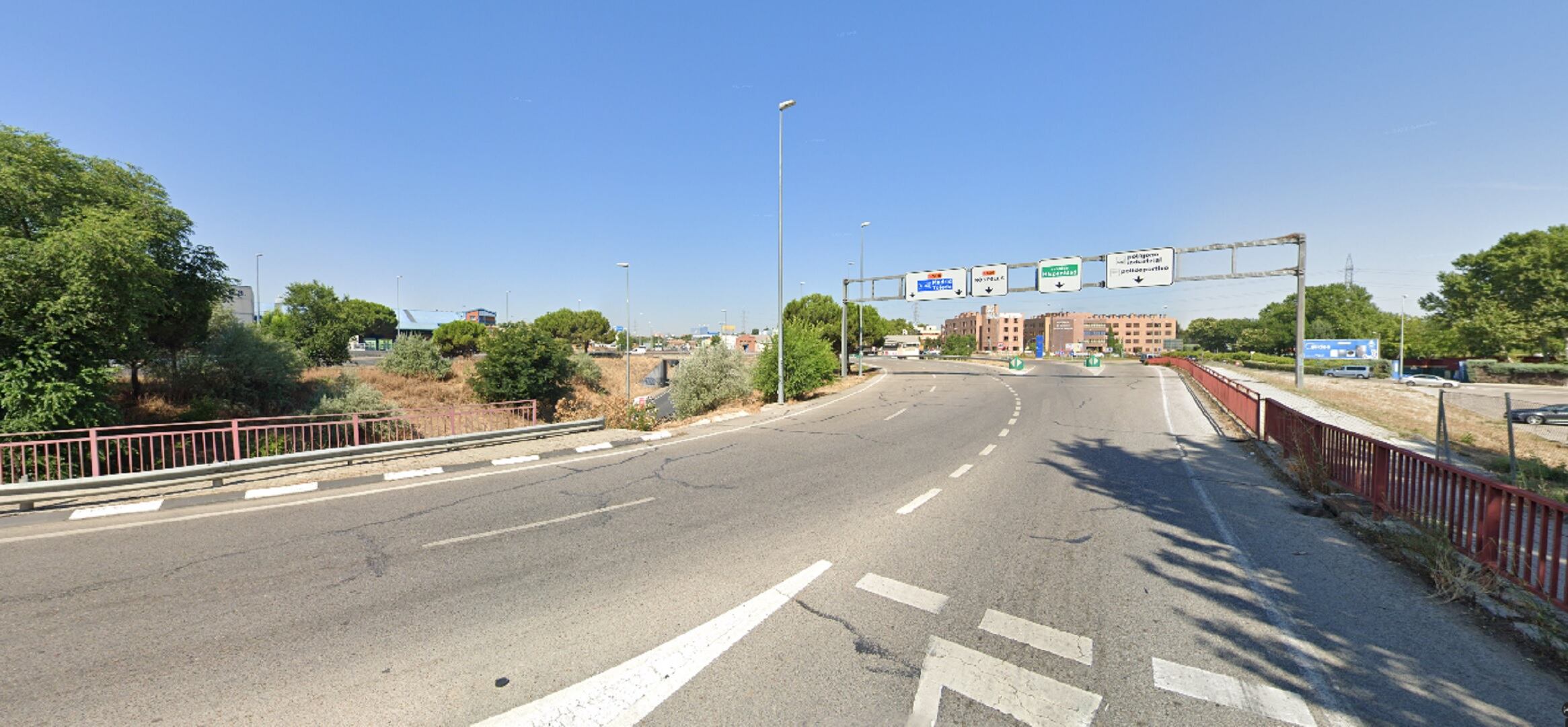 La rotonda junto al polideportivo Fermín Cacho en Fuenlabrada