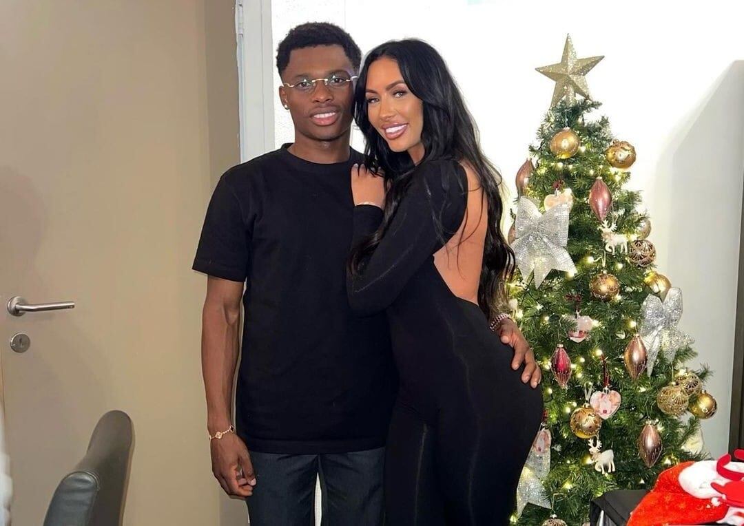 Ramazani con su novia.