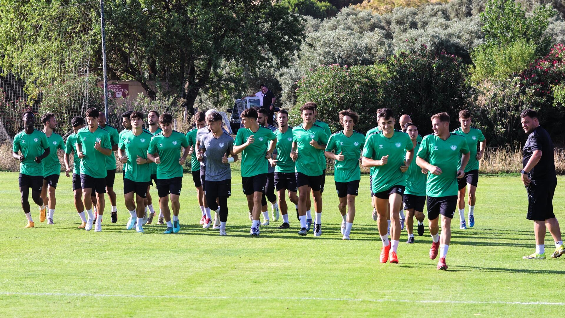 Primer entrenamiento del Antequera CF 25/26