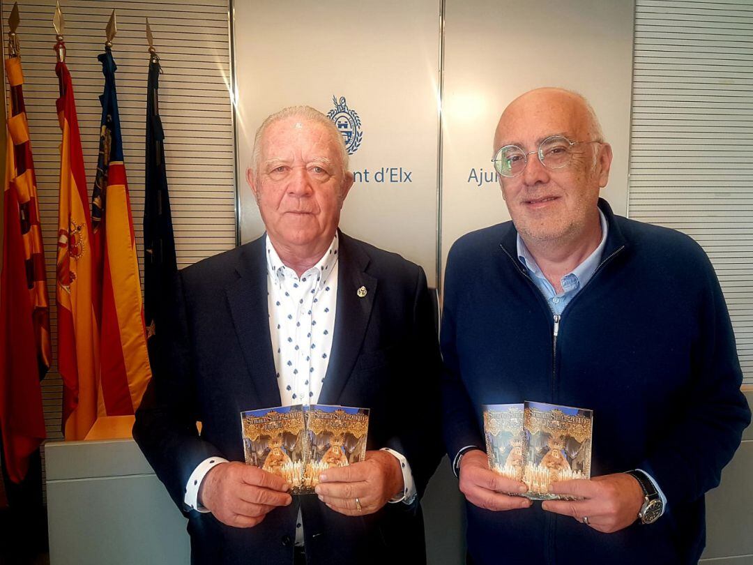 José Pérez con el presidente de la Junta Mayor de Cofradías de Semana Santa