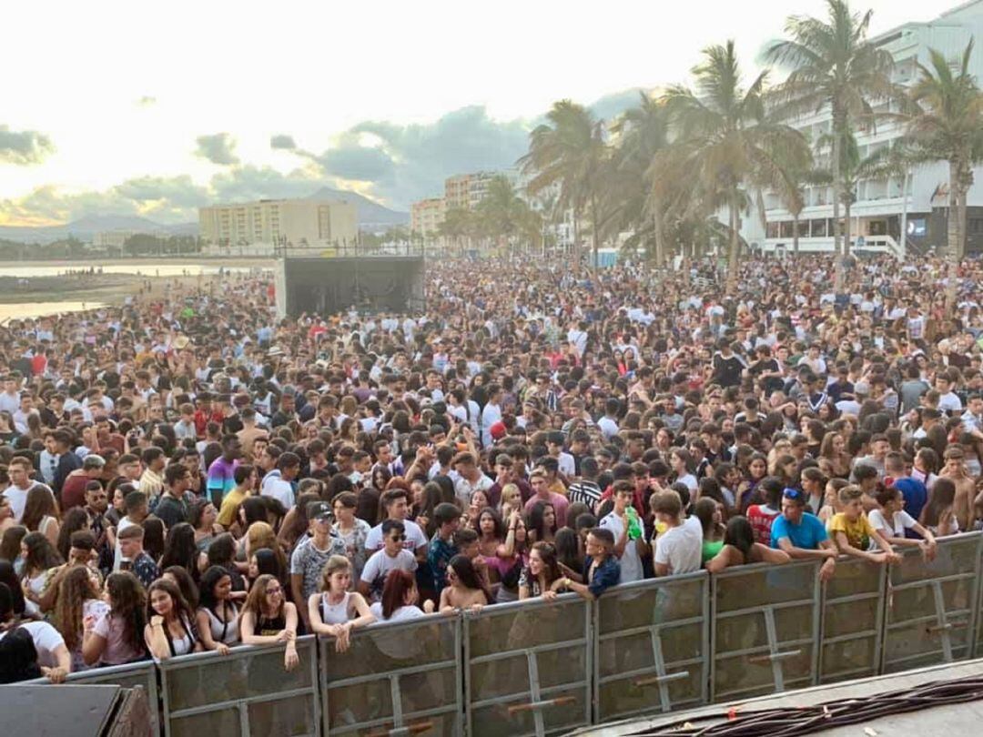 La Playa del Reducto, un año más, abarrotada de público en LOS40 Arrecife Pop.