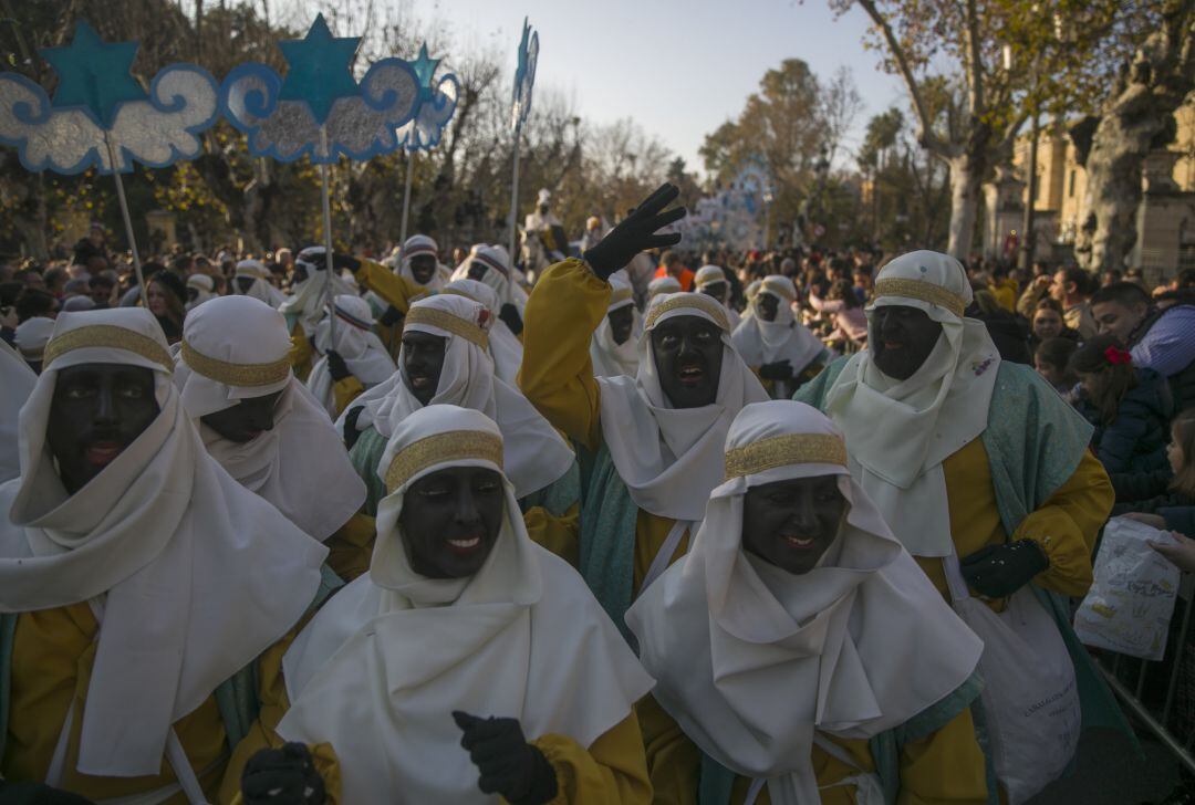 Beduinos durante la cabalgata de los Reyes Magos 2020 en Sevilla