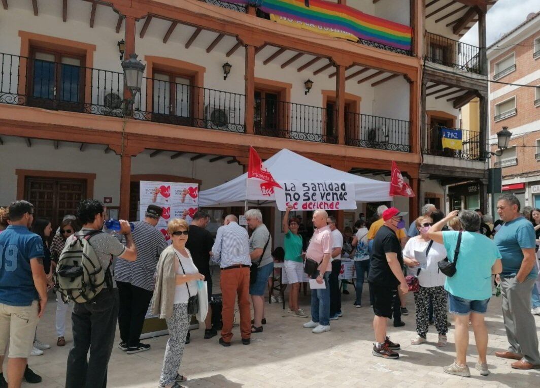 Vecinos de Ciempozuelos se han concentrado en defensa de la sanidad pública en la localidad