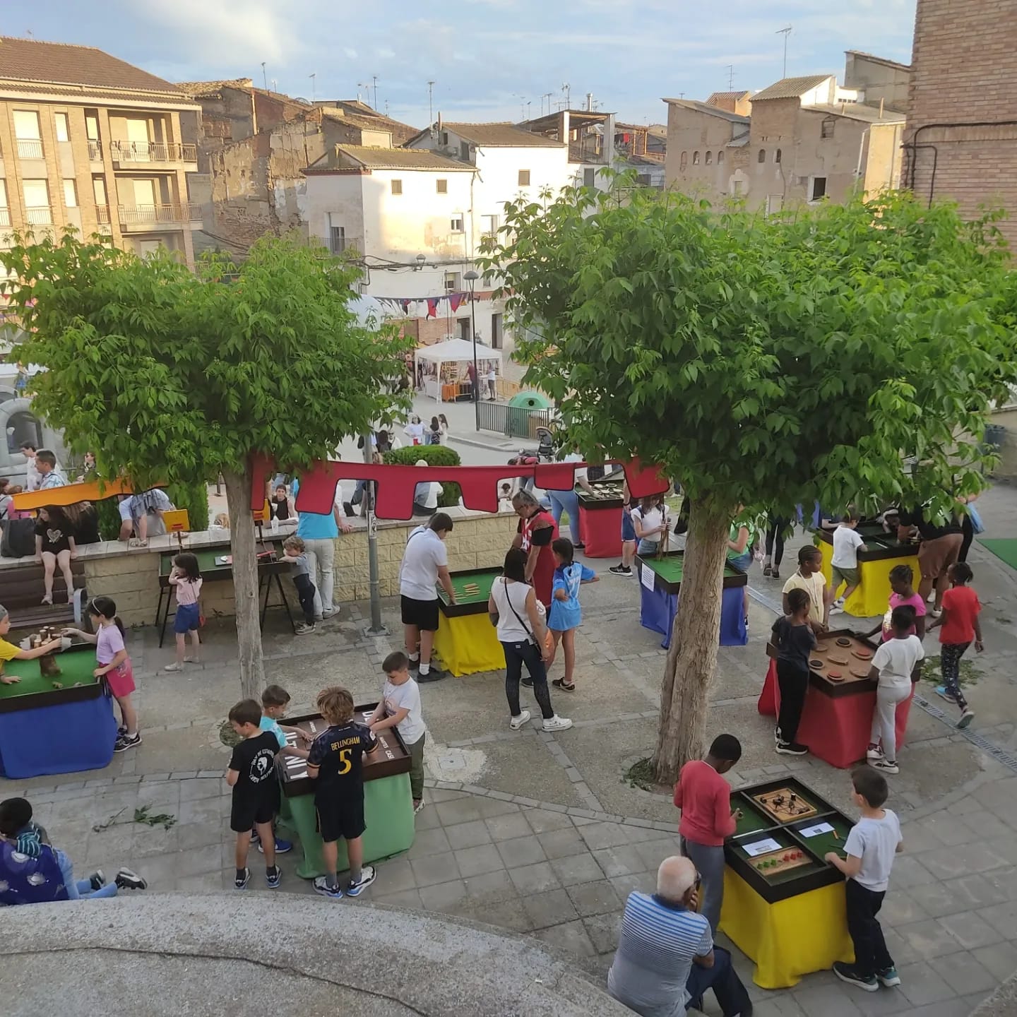 Los niños disfrutaron en el Mercado Medieval de Tamarite de Litera. Foto: Ayuntamiento de Tamarite de Litera.