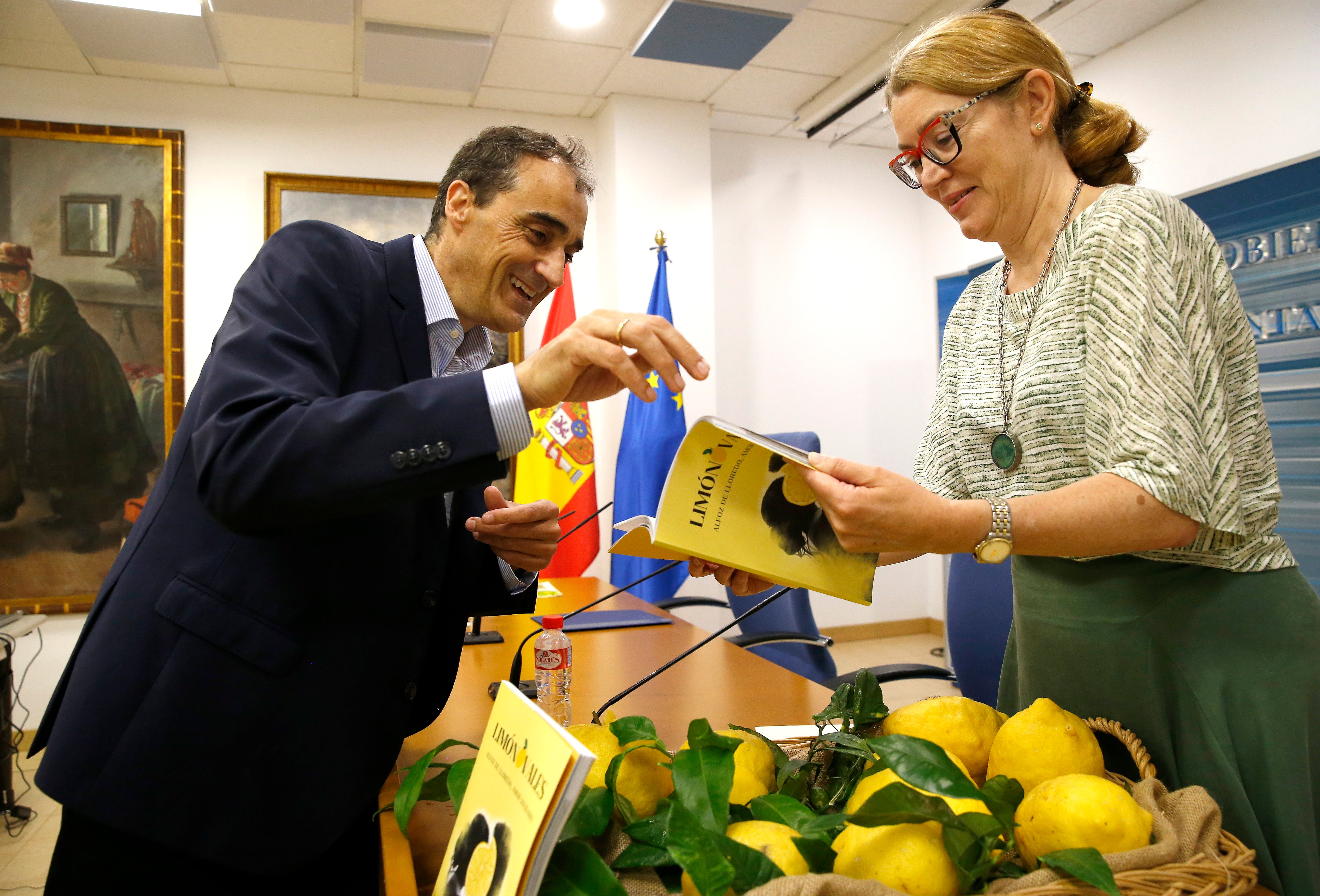 La consejera de Cultura, Turismo y Deporte, Eva Guillermina Fernández, presenta, en rueda de prensa la fiesta de los Limones Solidarios.