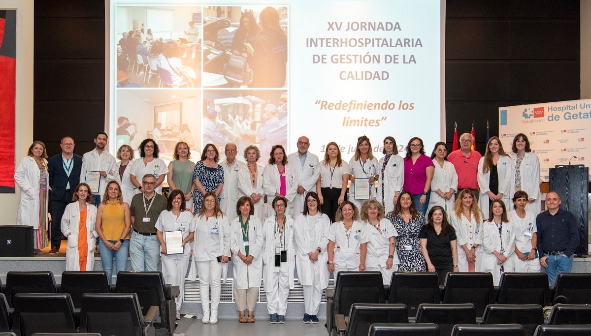 Foto de familia tras la entrega de premios