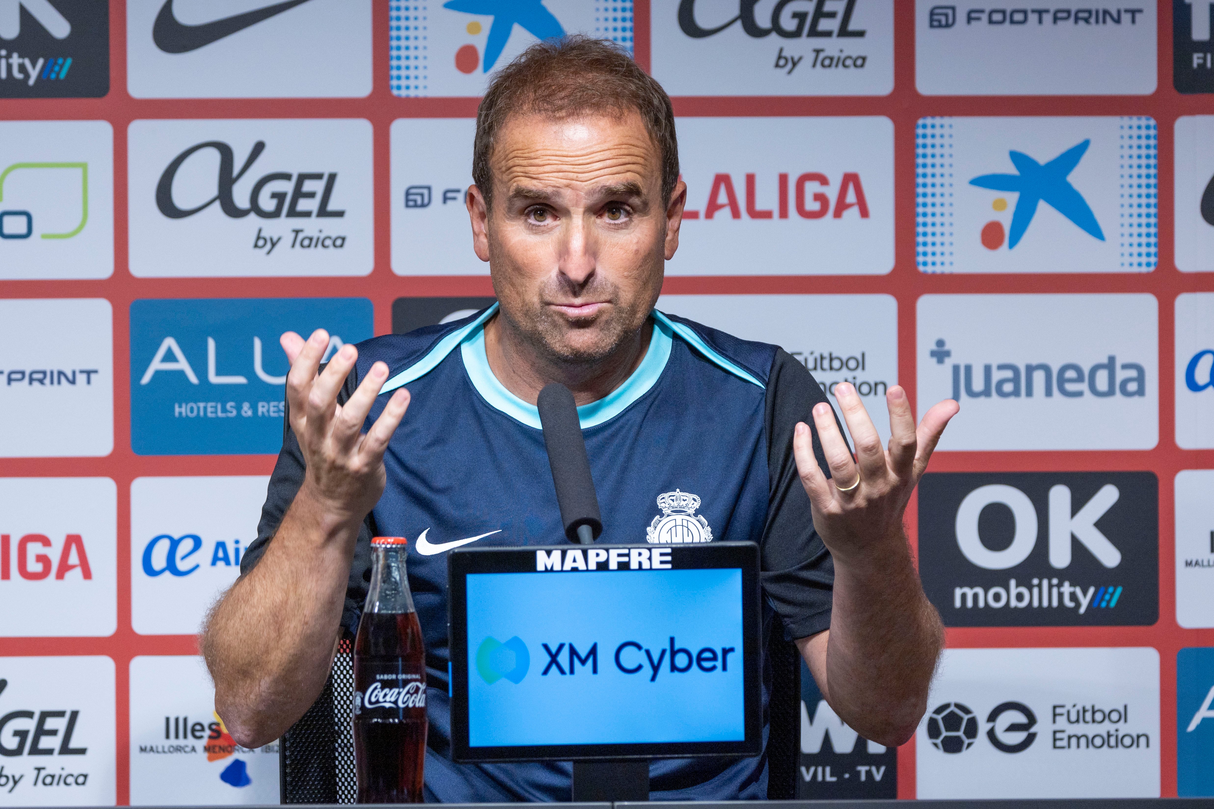 PALMA DE MALLORCA, 26/08/2024.- Jagoba Arrasate, entrenador del Mallorca, ofrece este lunes una rueda de prensa previa al partido de este martes entre el Mallorca y el Sevilla. EFE/ Cati Cladera
