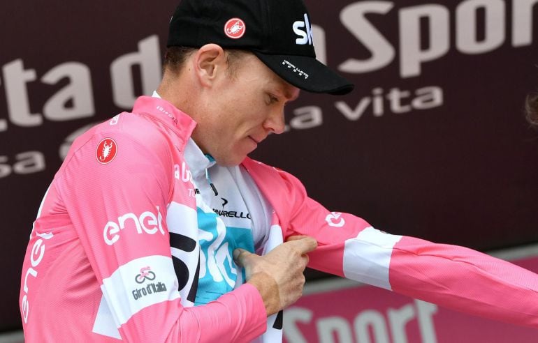 Froome se viste de rosa en Italia