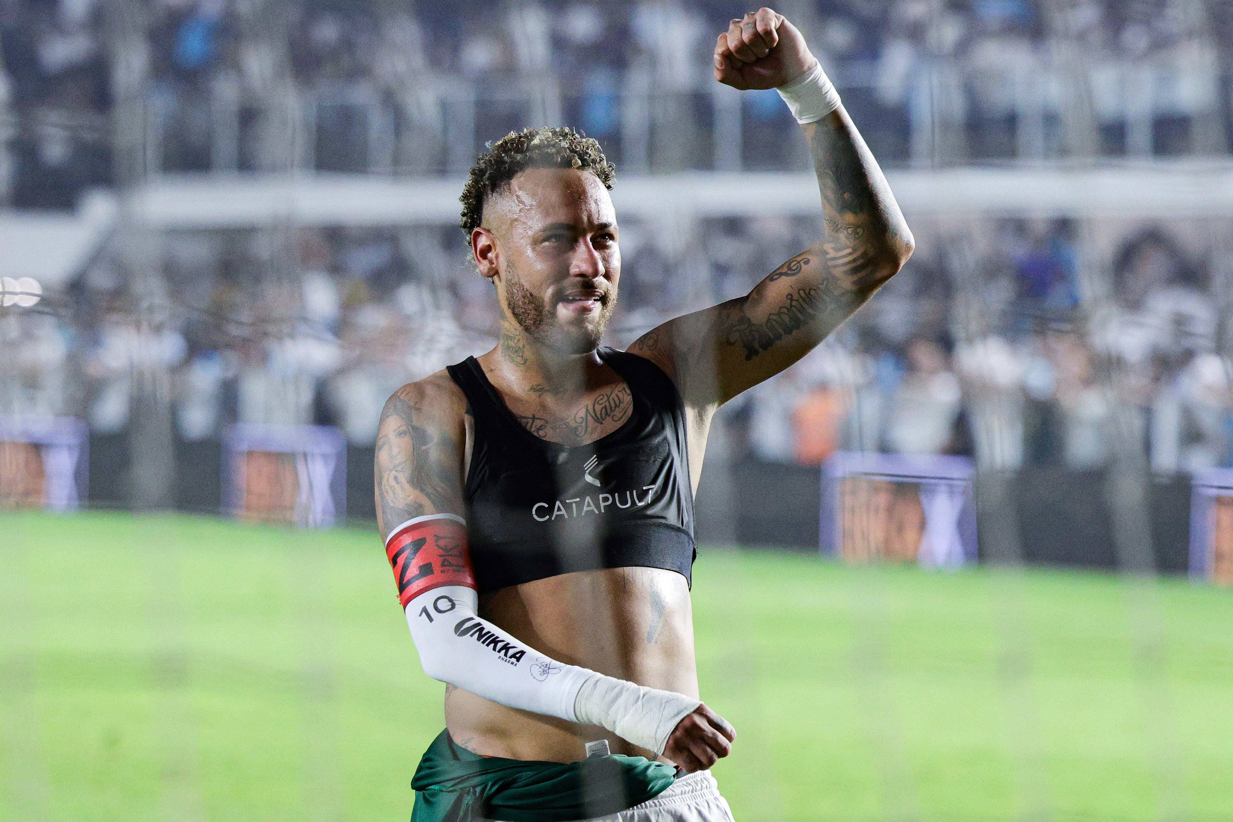 Neymar celebrando la victoria del Santos sobre Palmeiras