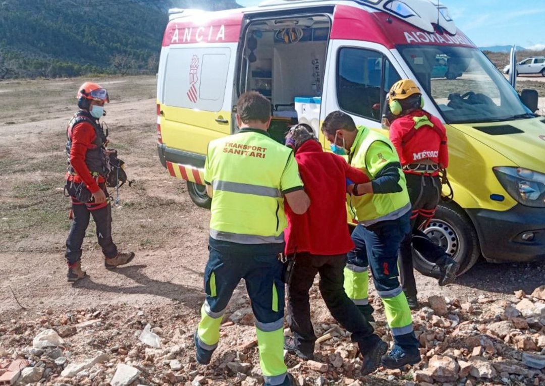 Imágenes del rescate de una senderista de 70 años hace una semana en Alicante