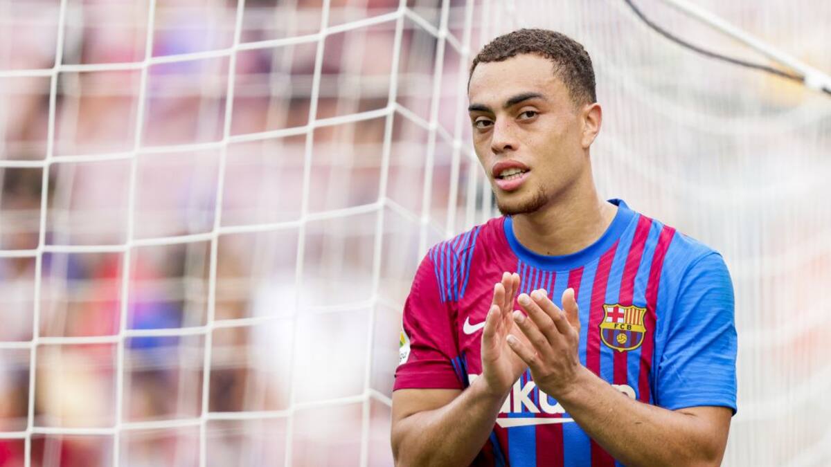 Sergiño Dest, "encantado" con jugar en el lateral izquierdo del Barça