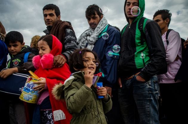 Refugiados sirios recibidos en Austria. Fotografía del trabajo &quot;Buscando refugio para mis hijos&quot;