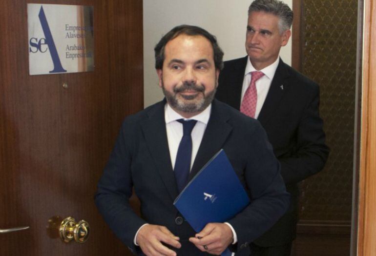 El presidente de SEA, Pascal Gómez, antes de leer una declaración en la que exhibe el malestar del sindicato