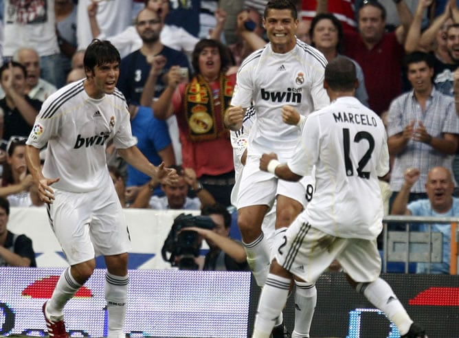 Kaká, Cristiano Ronaldo y Marcelo celebran el gol del portugués