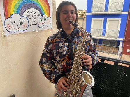 Violeta, hermana de Violeta, también participó con su saxofón