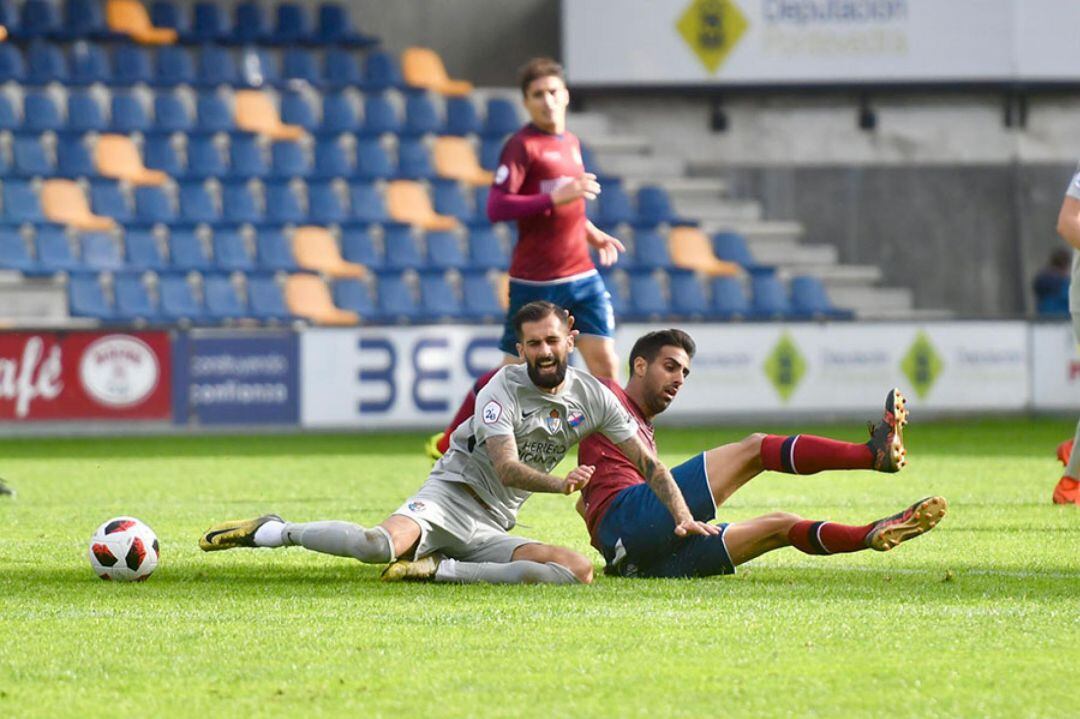 La Deportiva empató en Pontevedra y se mantiene en el primer puesto