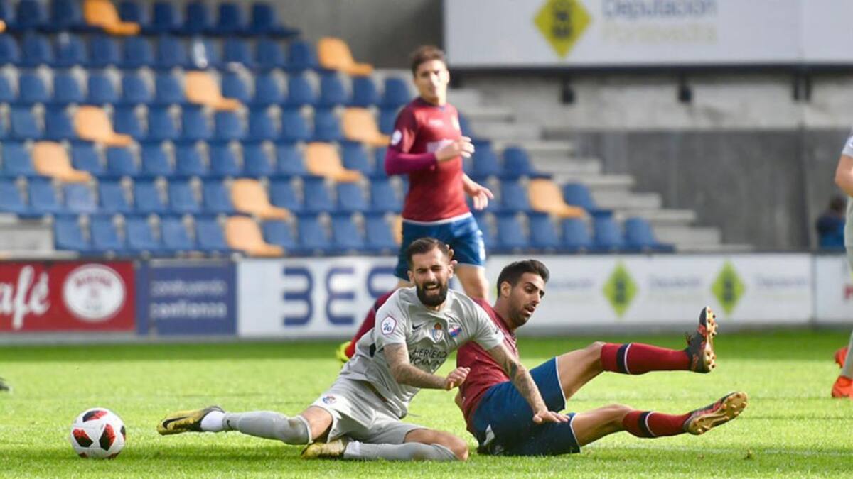 La Deportiva empató sin goles en un flojo encuentro en Pontevedra