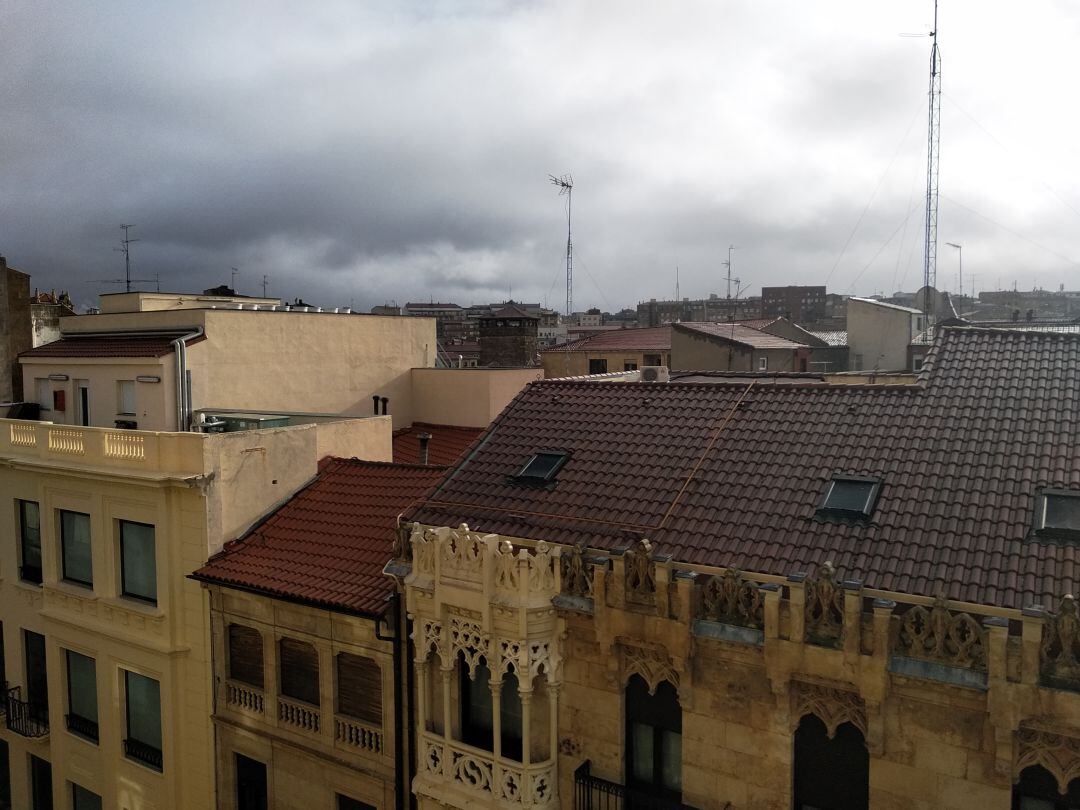 Cielo cubierto este viernes en Salamanca.