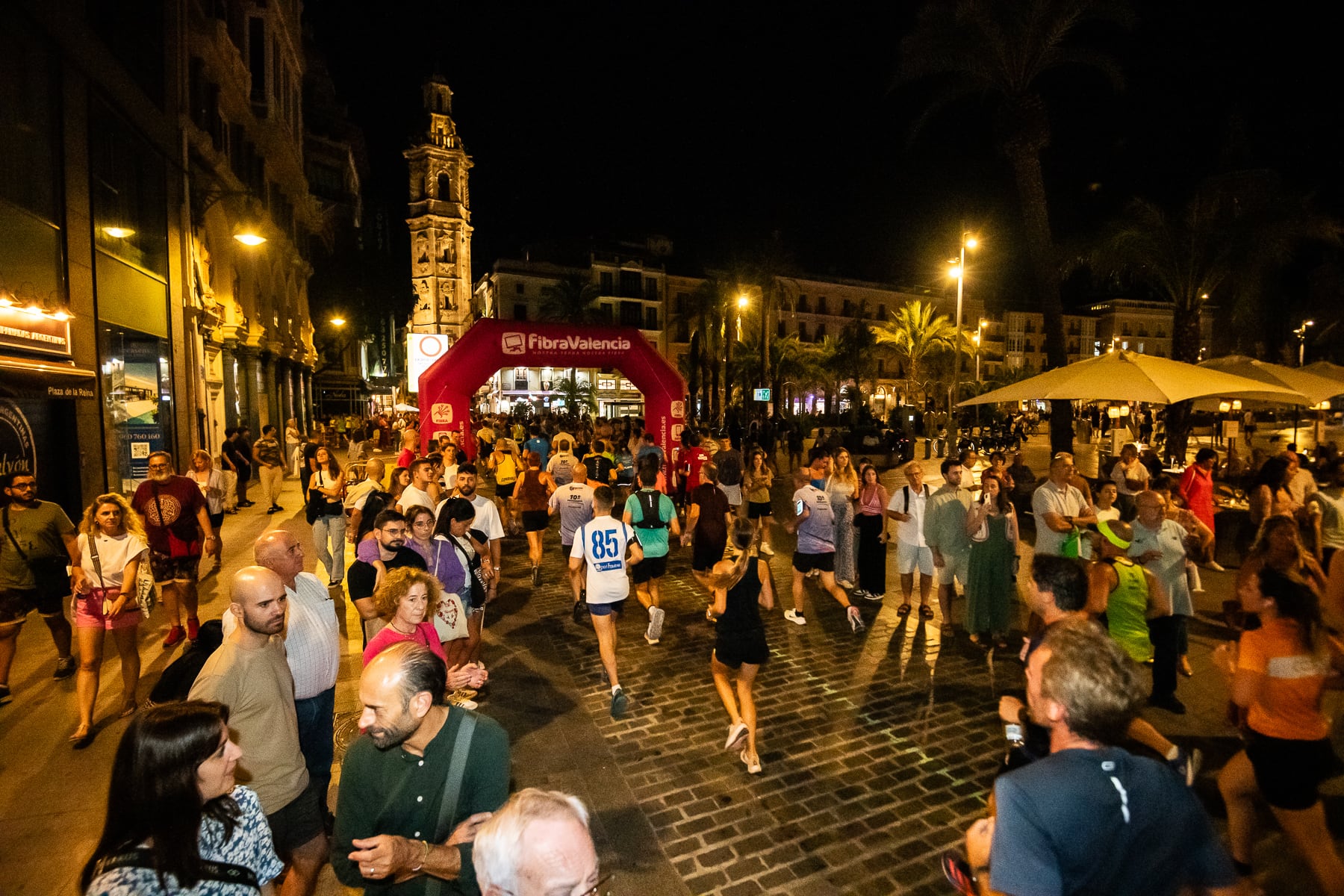 Éxito de público y corredores en el décimo aniversario de la 15K Nocturna FibraValencia