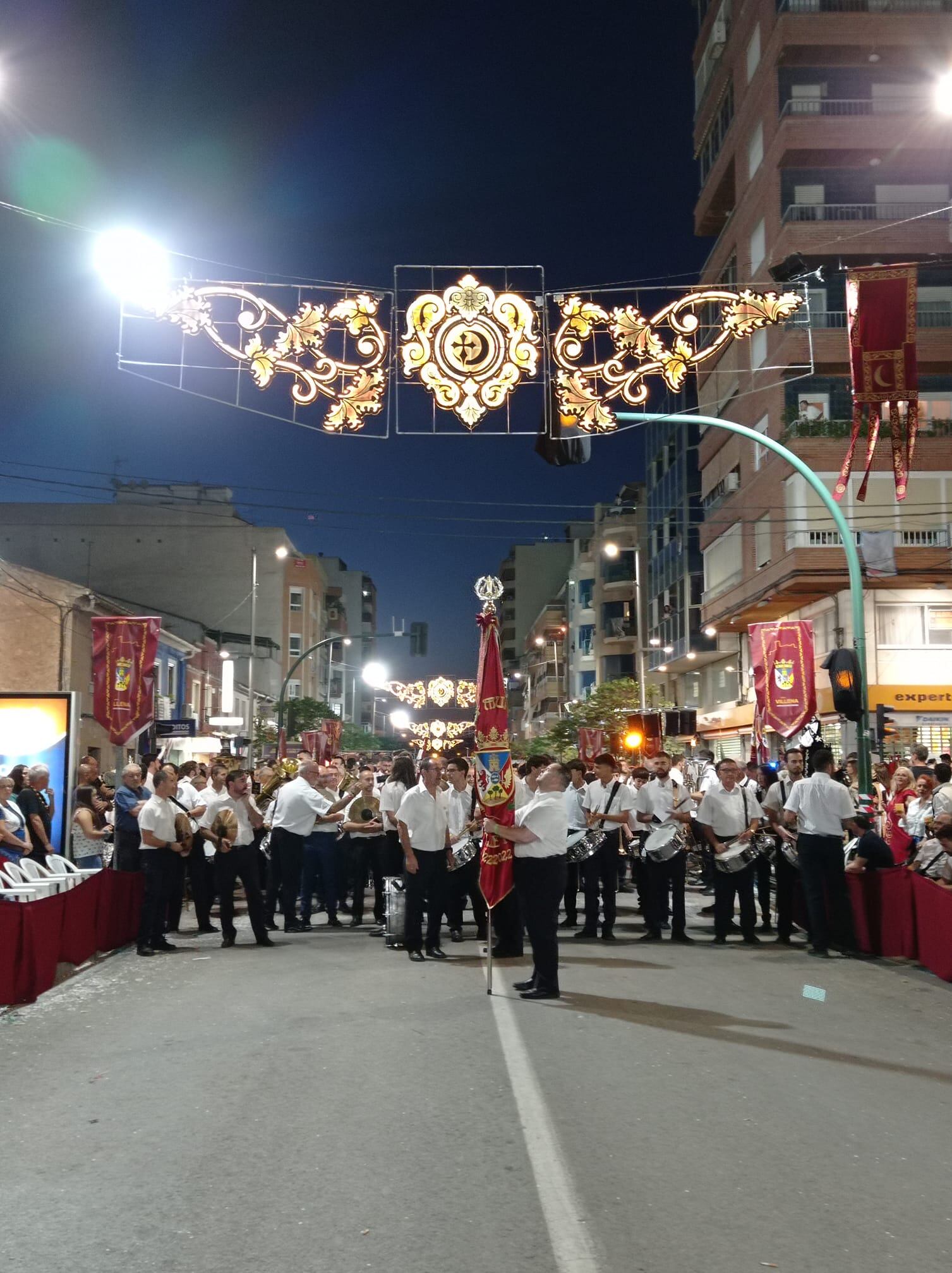 La Banda Municipal, antes de comenzar el acto