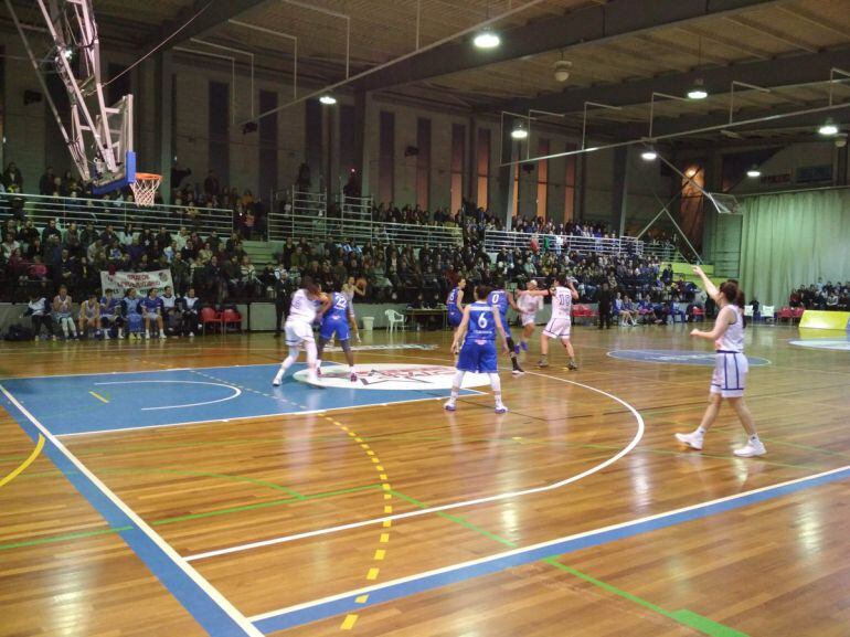 Imange del partido ofrecida por @uniferrol.