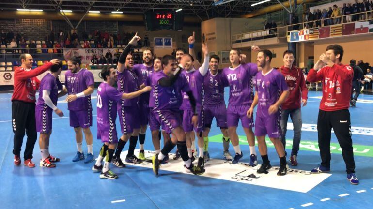 El Quabit celebra su clasificación para la Copa Asobal