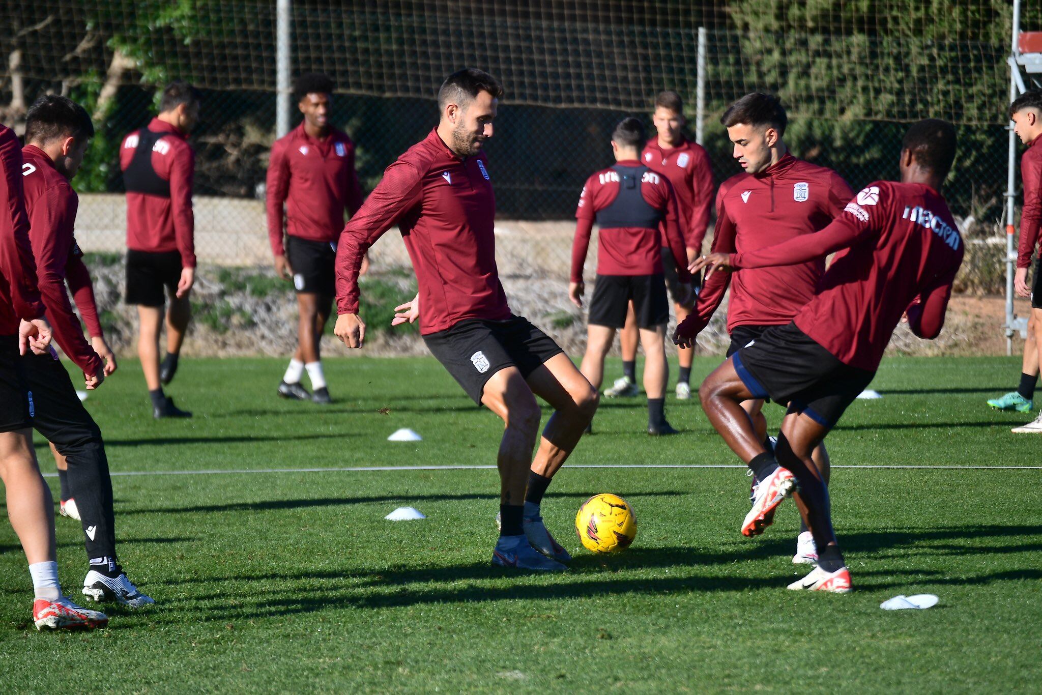 Kiko Olivas, duda hasta el final, entrenando este martes con el grupo