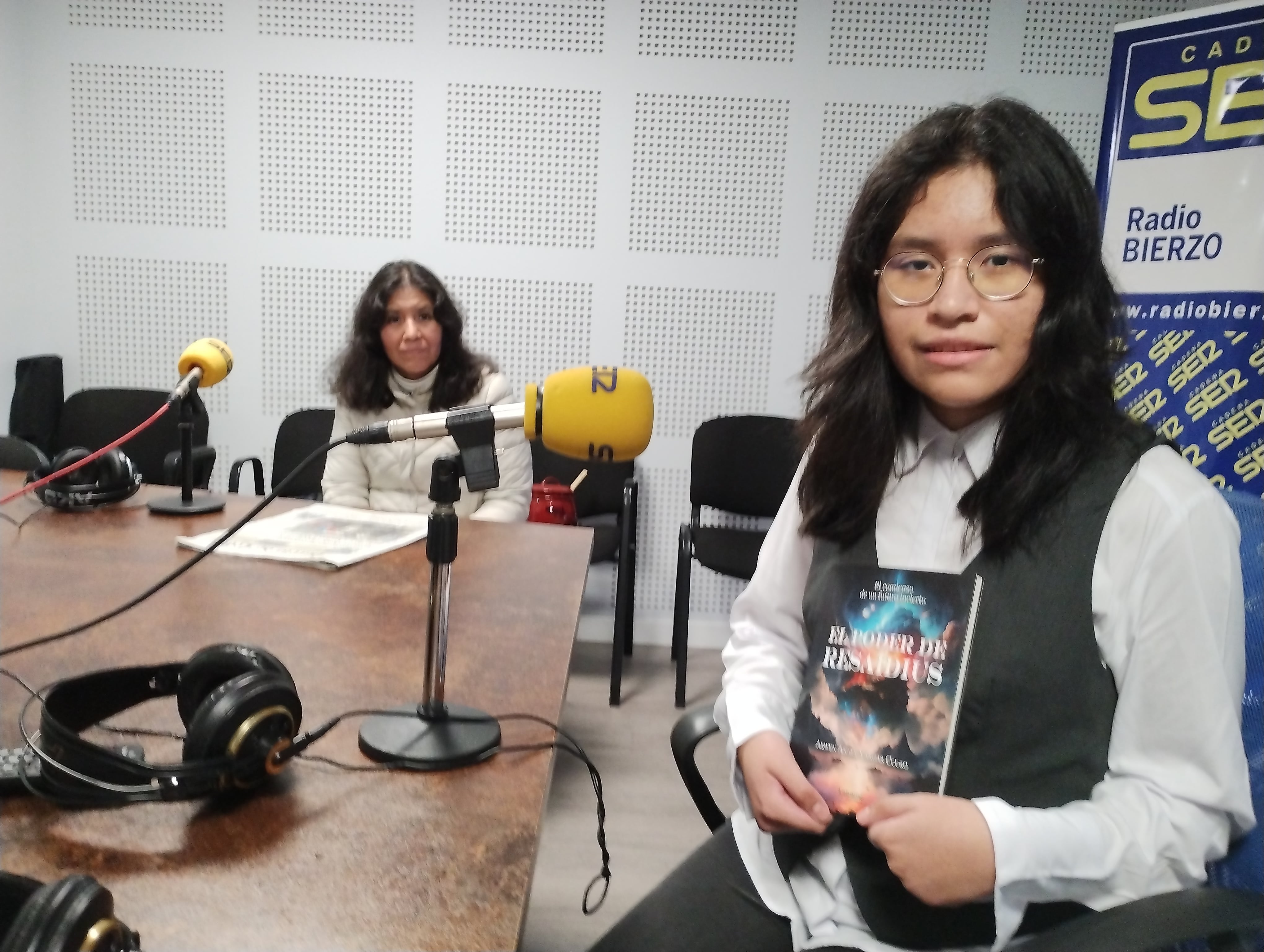 Arwen Analy Vargas, en Radio Bierzo