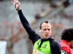 El colegiado de rugby rumano Vlad Iordachescu arbitra el partido disputado entre el CSM Olimoia Bucharest y el CSA Steaua Bucharest en el estadio Florea Dumitrache de Bucharest, Rumanía, el 29 de octubre del 2014. La Federación Rumana de Rugby (FRR) justificó este miércoles la sustitución de Vlad Ioardeschu como árbitro del duelo de cuartos de final de la &#039;Challenge Cup&#039; entre el Pau y el Stade Francais por &quot;motivos de seguridad&quot;, dado que lo disputarán jugadores españoles y la cercanía geográfica de España. EFE/Razvan Pasarica