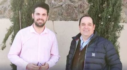 Santiago Gancedo (a la derecha), candidato en Segovia a las elecciones autonómicas por Centrados