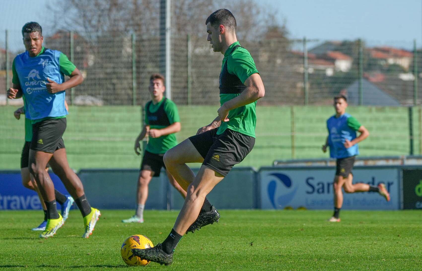 Mantilla entrenando con el grupo