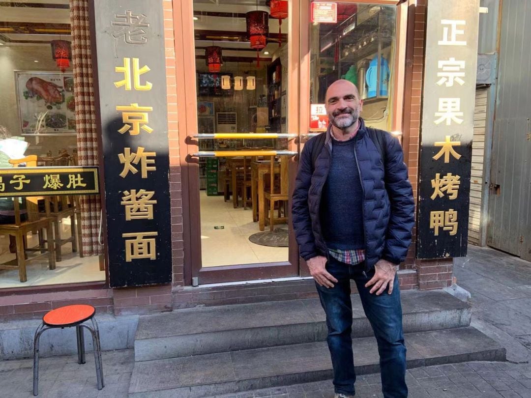 El profesor José Manuel Moricllo, en Qingdao (China)