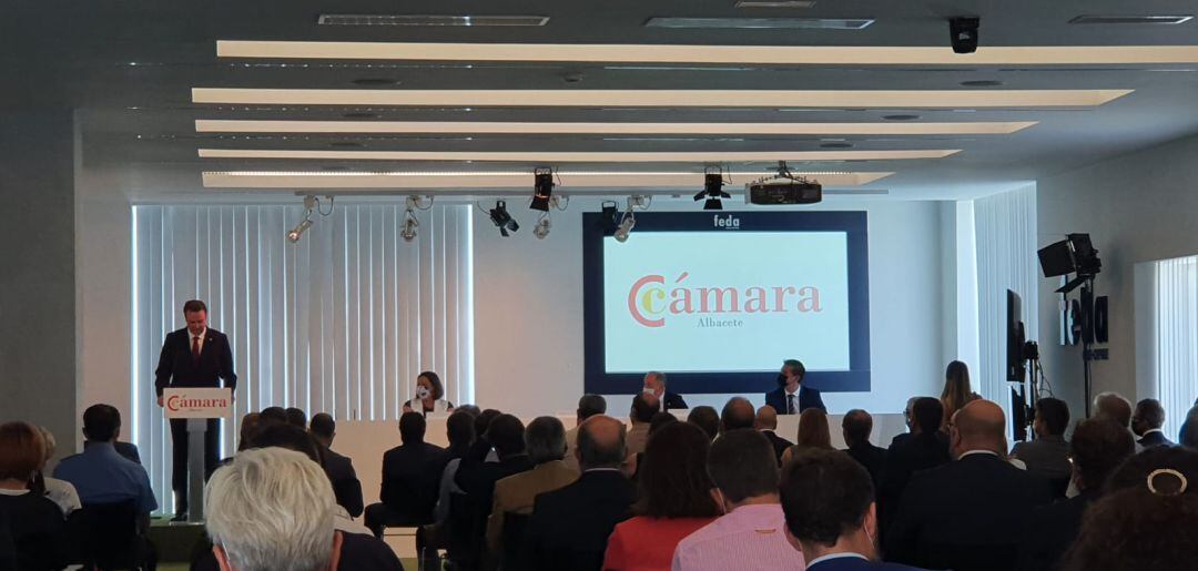 Juan Martínez Moraga, presidente de la Cámara de Comercio, en el acto en la sede de FEDA