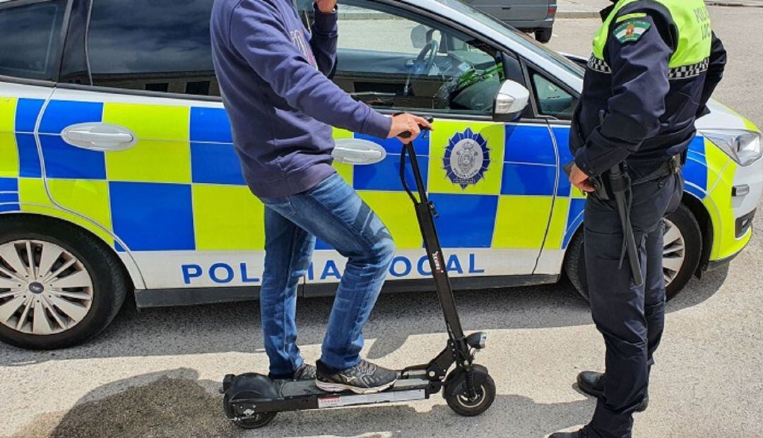Una intervención policial ante estos vehículos.