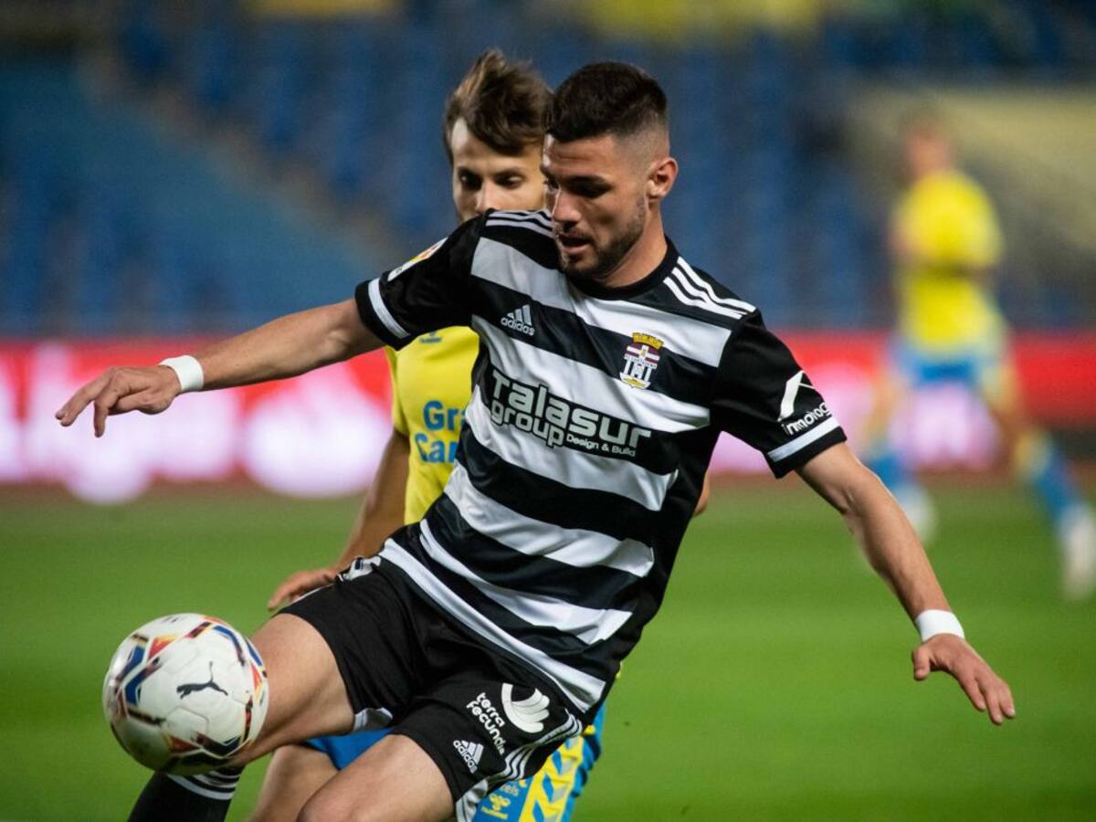 Viera y Jesé aprovechan dos fallos del Efesé