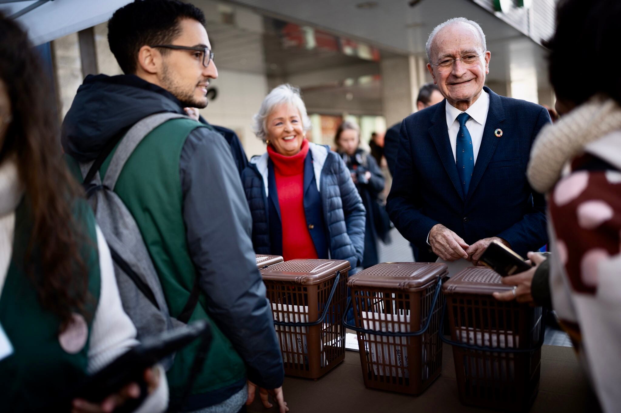 Para generar un cambio de hábito también entre los comerciantes, los equipos realizarán visitas individualizadas a los establecimientos comerciales en las que explicarán cómo se recoge y gestiona la nueva fracción