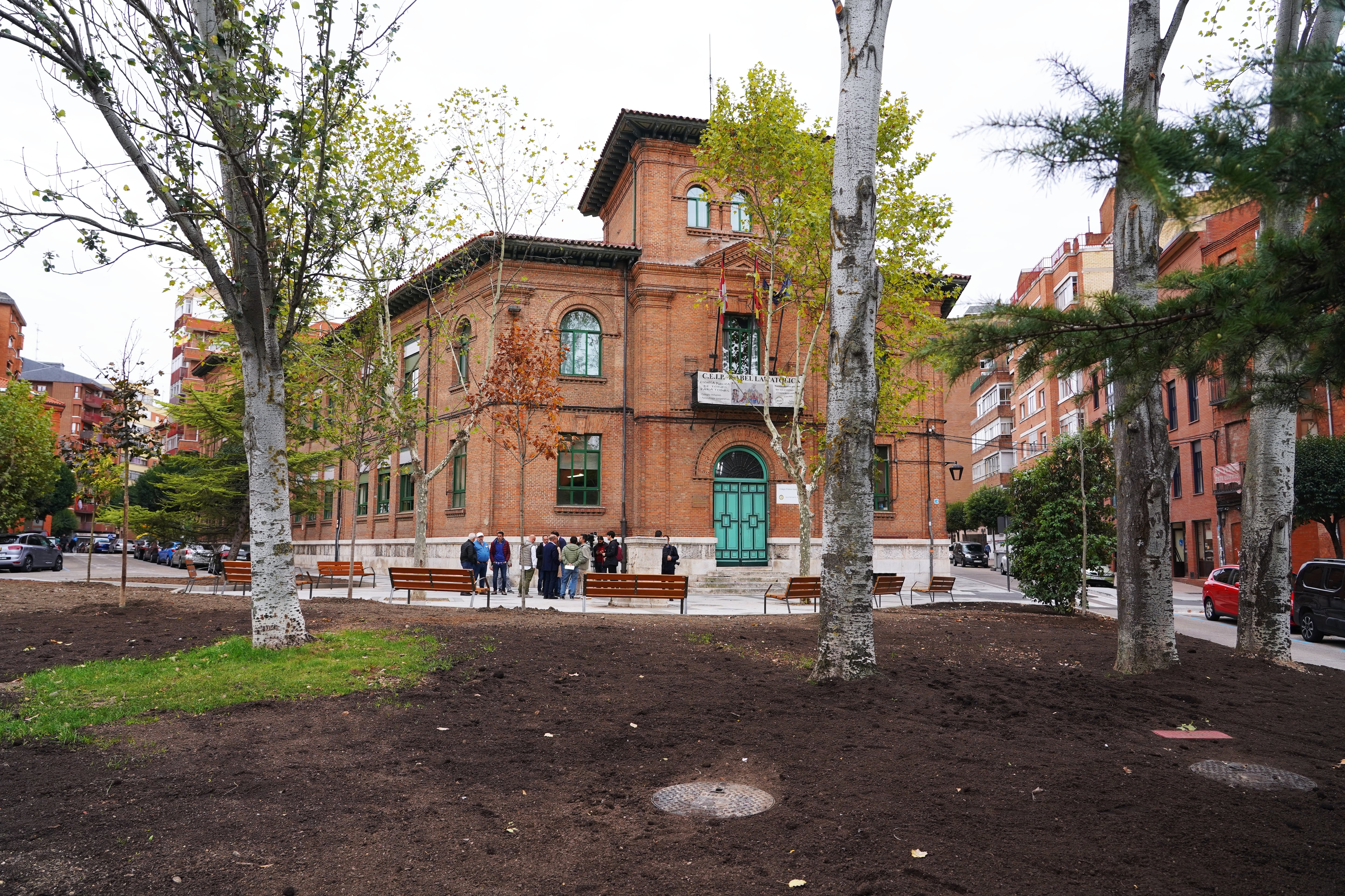 El alcalde de Valladolid, Óscar Puente, visita las obras ejecutadas de la plaza de San Nicolás .
