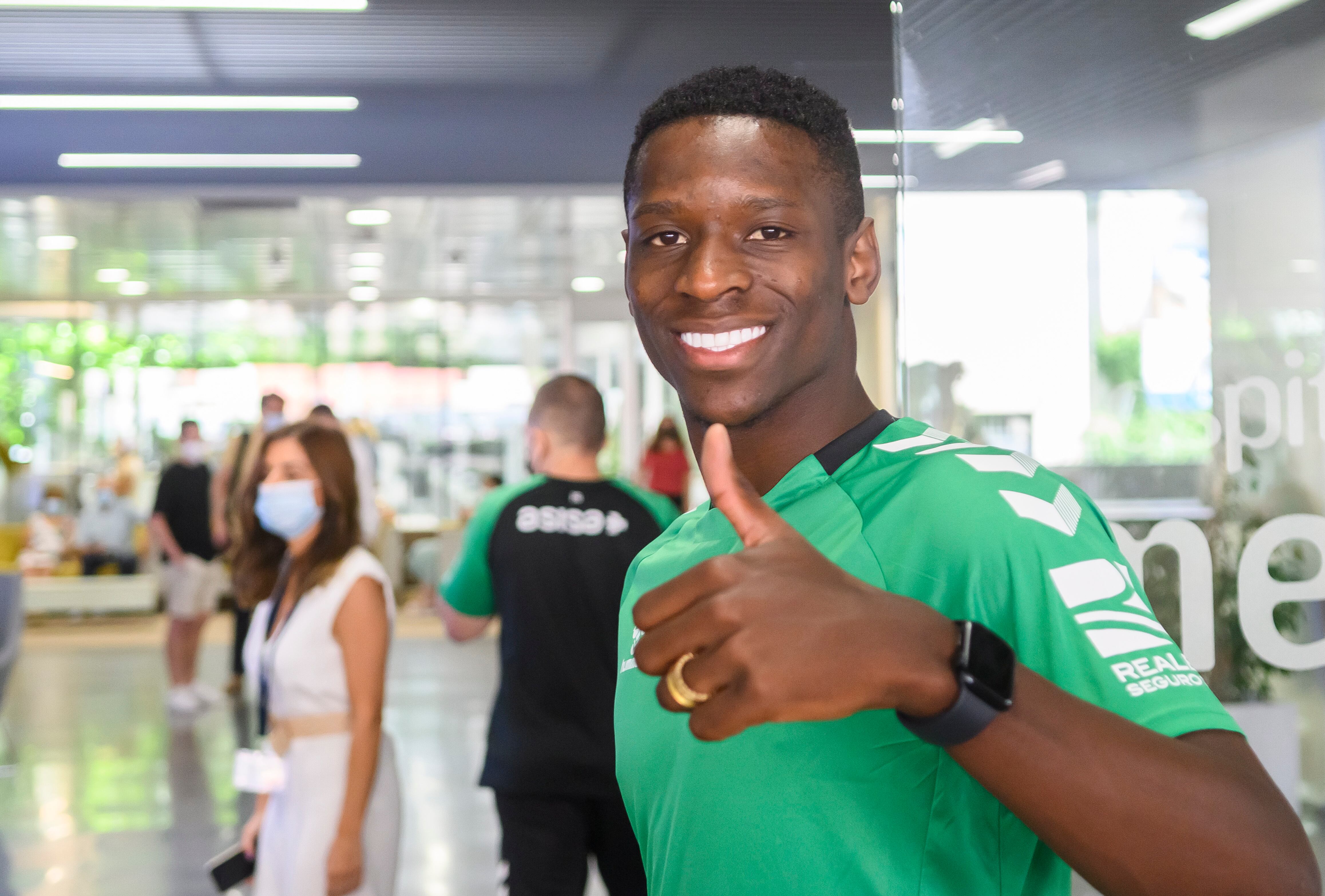 GRAFAND1370. SEVILLA, 06/07/2022.-El extremo brasileño Luiz Henrique André Rosa da Silva, de 21 años, ha sido el mejor en el primer amistoso de pretemporada del Betis. EFE/ Raúl Caro.