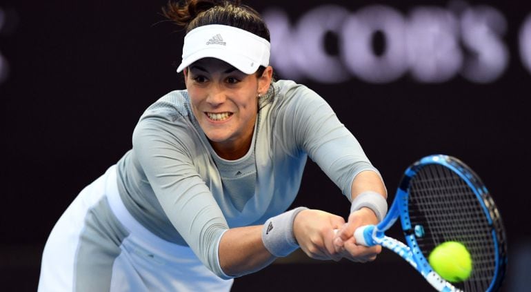 Garbiñe Muguruza, en su partido de primera ronda del Open de Australia ante la francesa Jessika Ponchet.