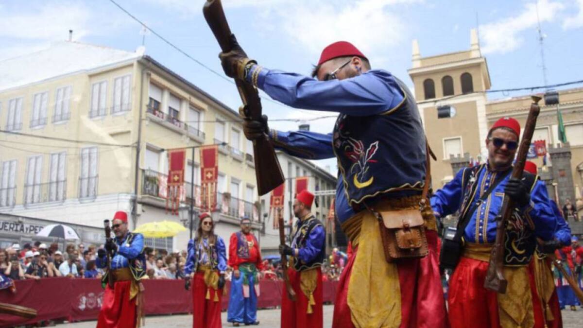 Elda aprueba las ayudas a las comparsas de Moros y Cristianos