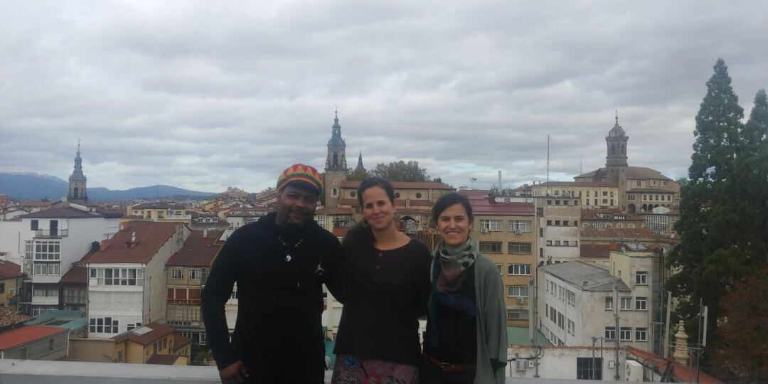 Traore, Grisaleña y Fernández de Retana en los estudios de SER Vitoria.