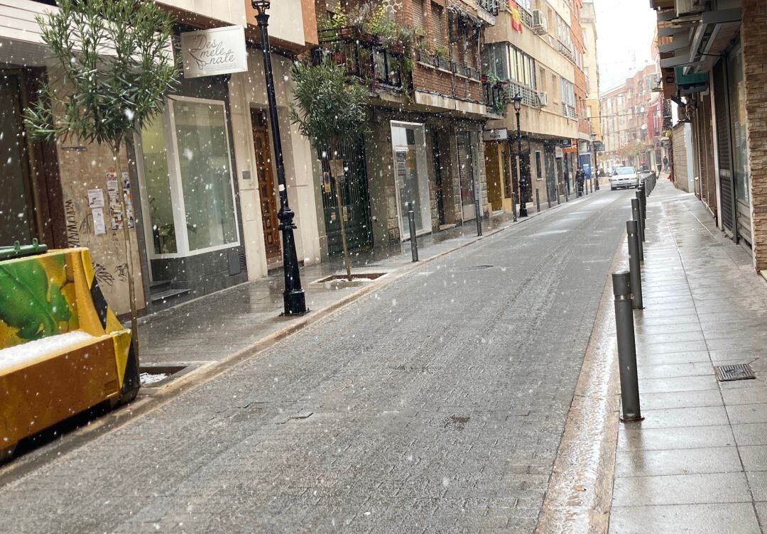 Imagen de las 13:30h en la Calle Pintor Mendoza de Valdepeñas (Ciudad Real) 