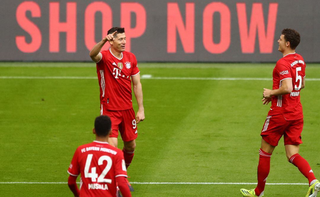 Lewansdoski celebrando uno de sus últimos goles